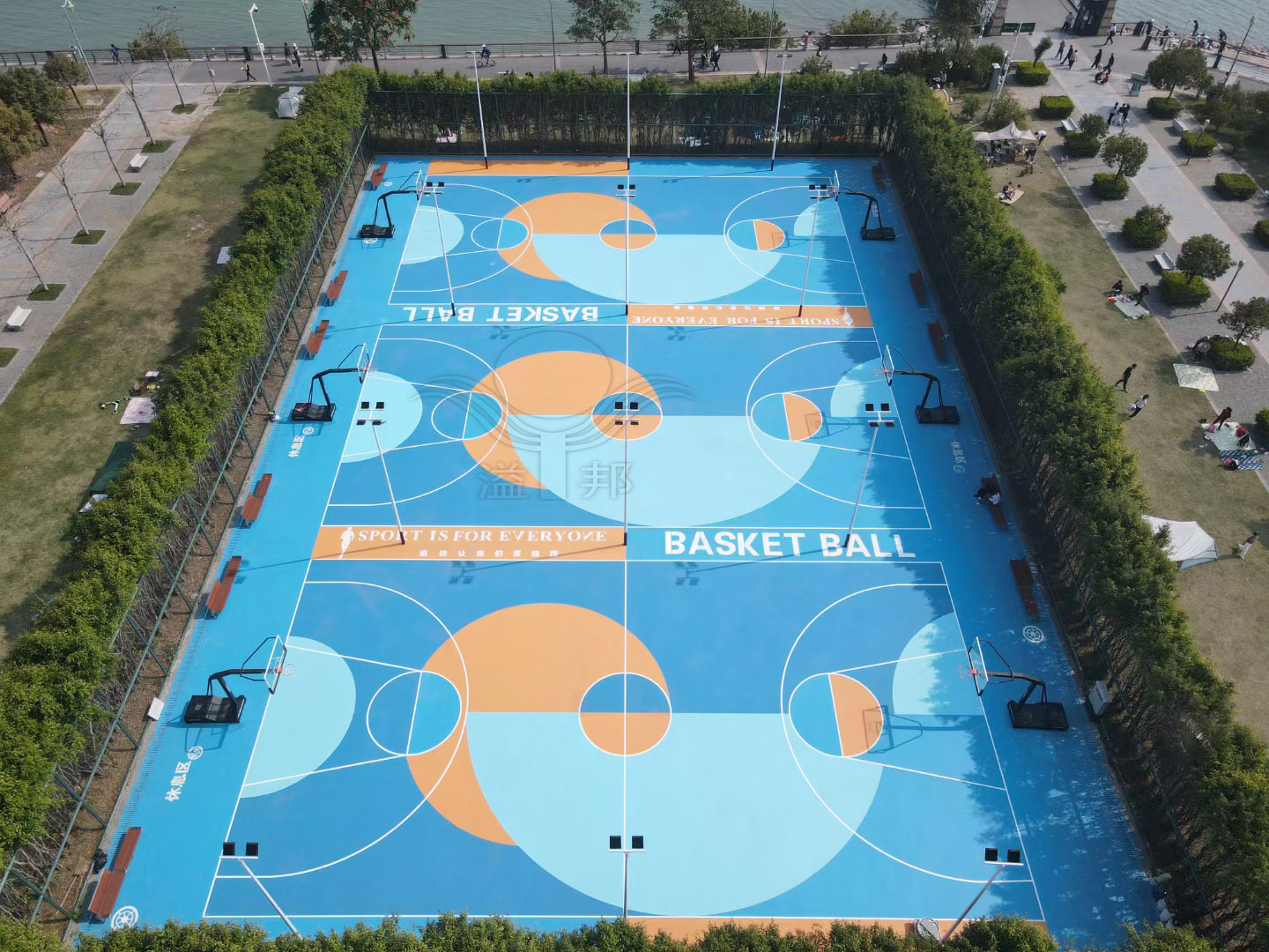 公園籃球場(chǎng)