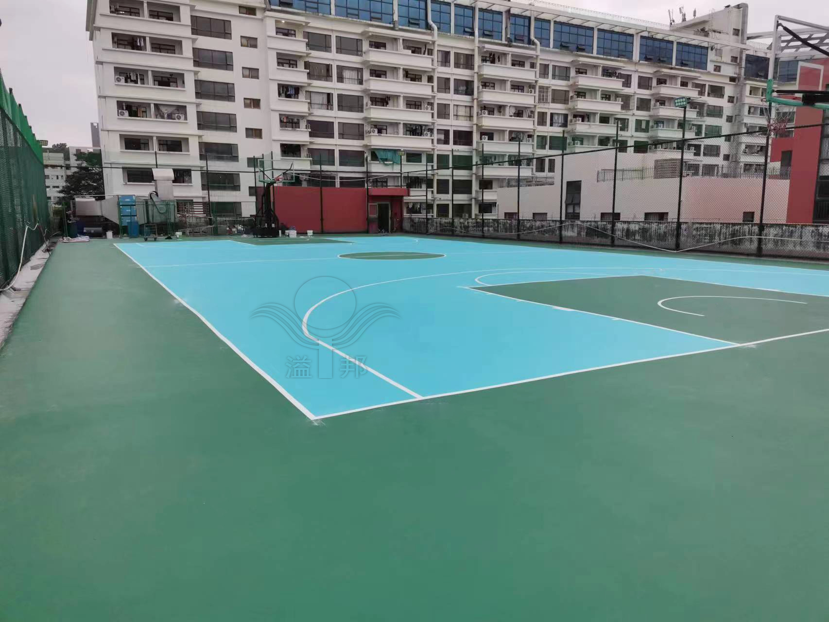 樓頂籃球場(chǎng) 樓頂籃球場(chǎng)
