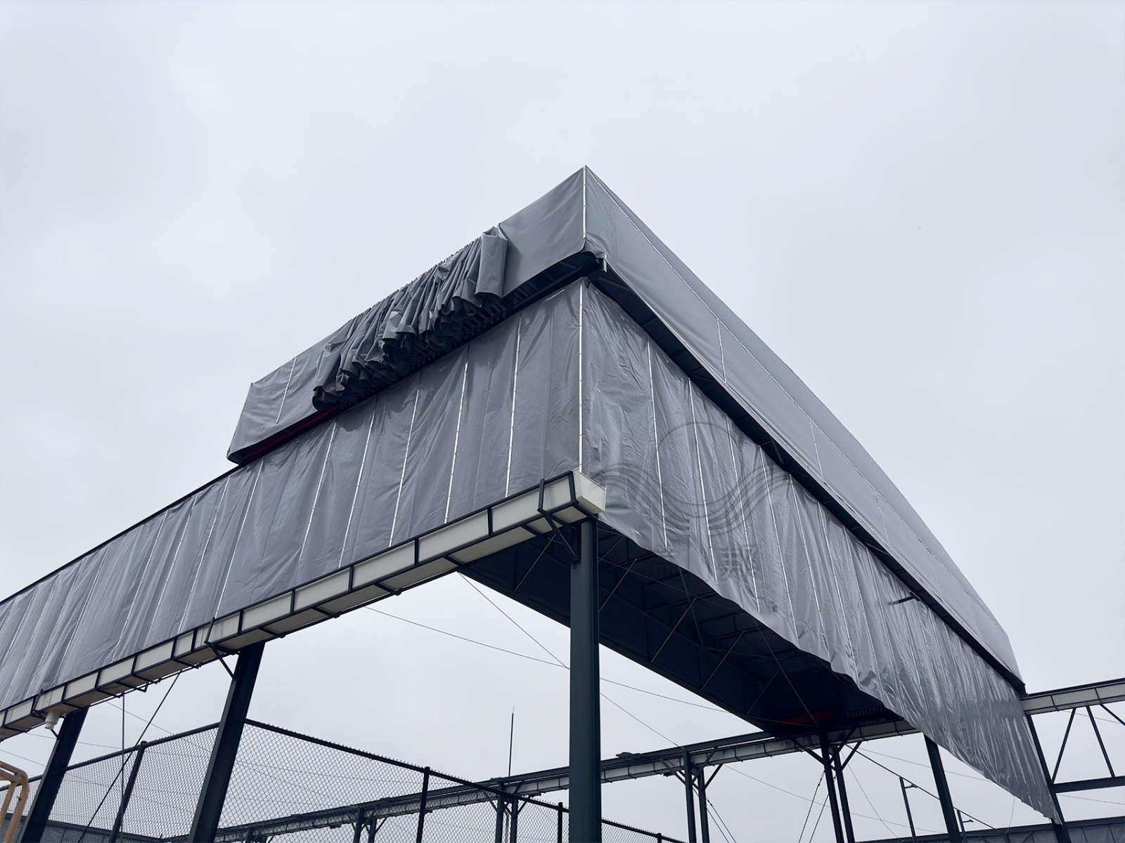 球場(chǎng)電動(dòng)雨棚 球場(chǎng)電動(dòng)雨棚